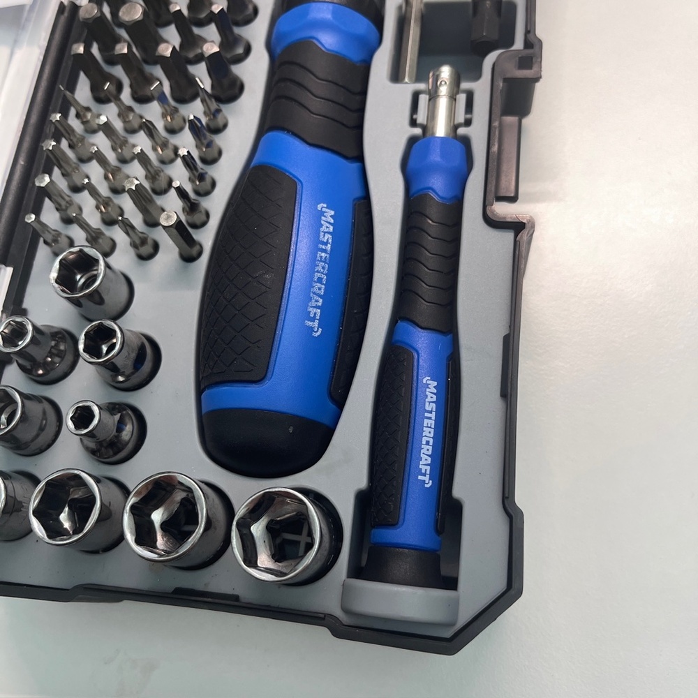 Mastercraft 65-pc Ratcheting Screwdriver and Precision Screwdriver Set - Picture 2 of 4